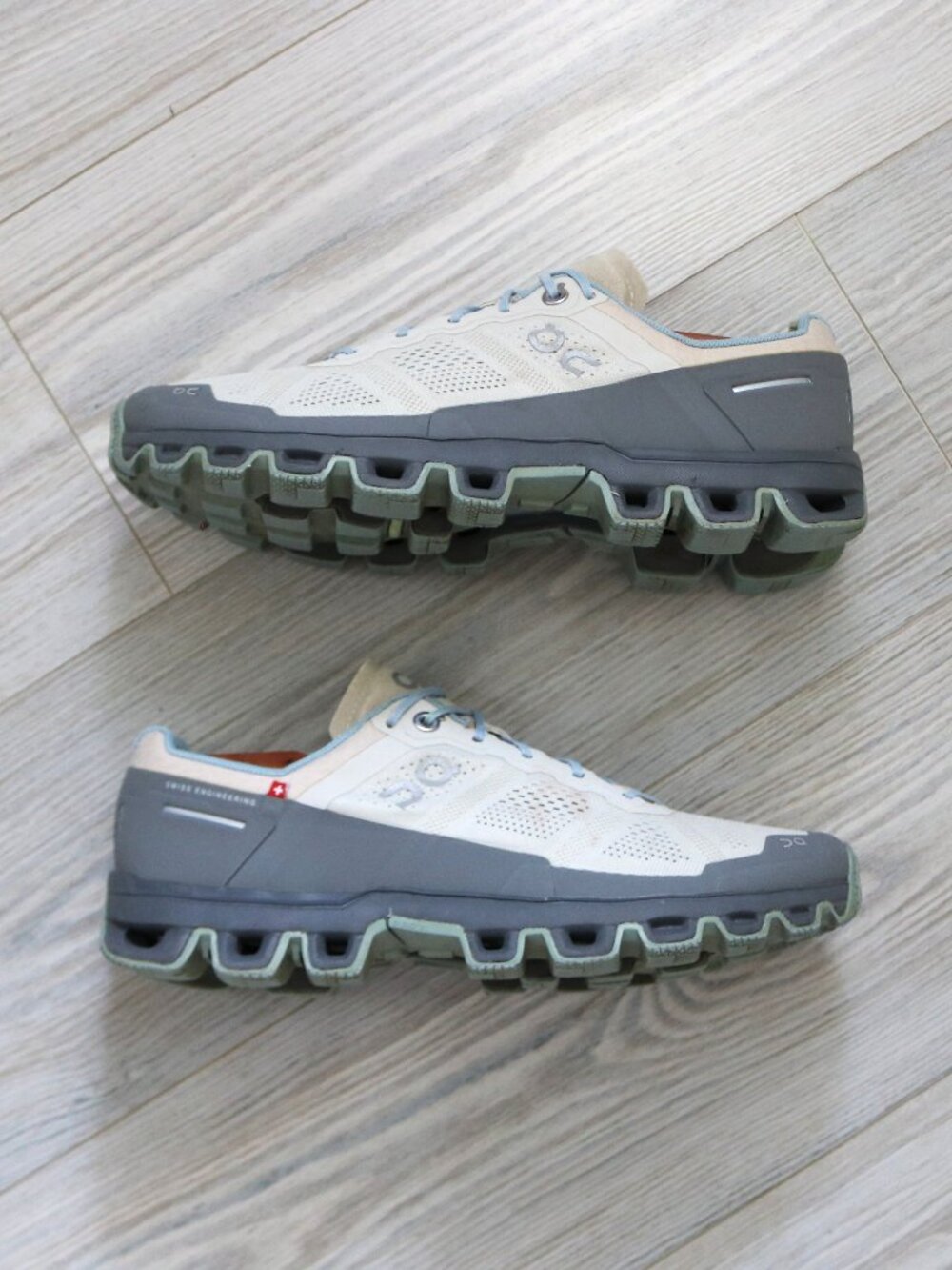 On Cloudventure Trail Running Shoes Women's Aqua Gray Hiking Lightweight Size 8